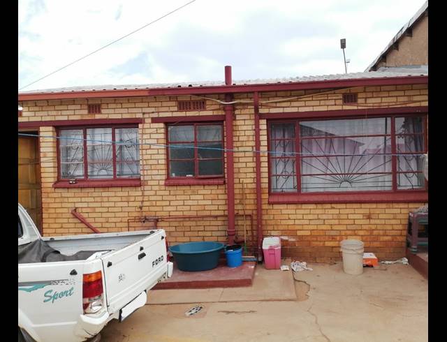 2 BEDROOM HOUSE FOR SALE IN MOHLAKENG